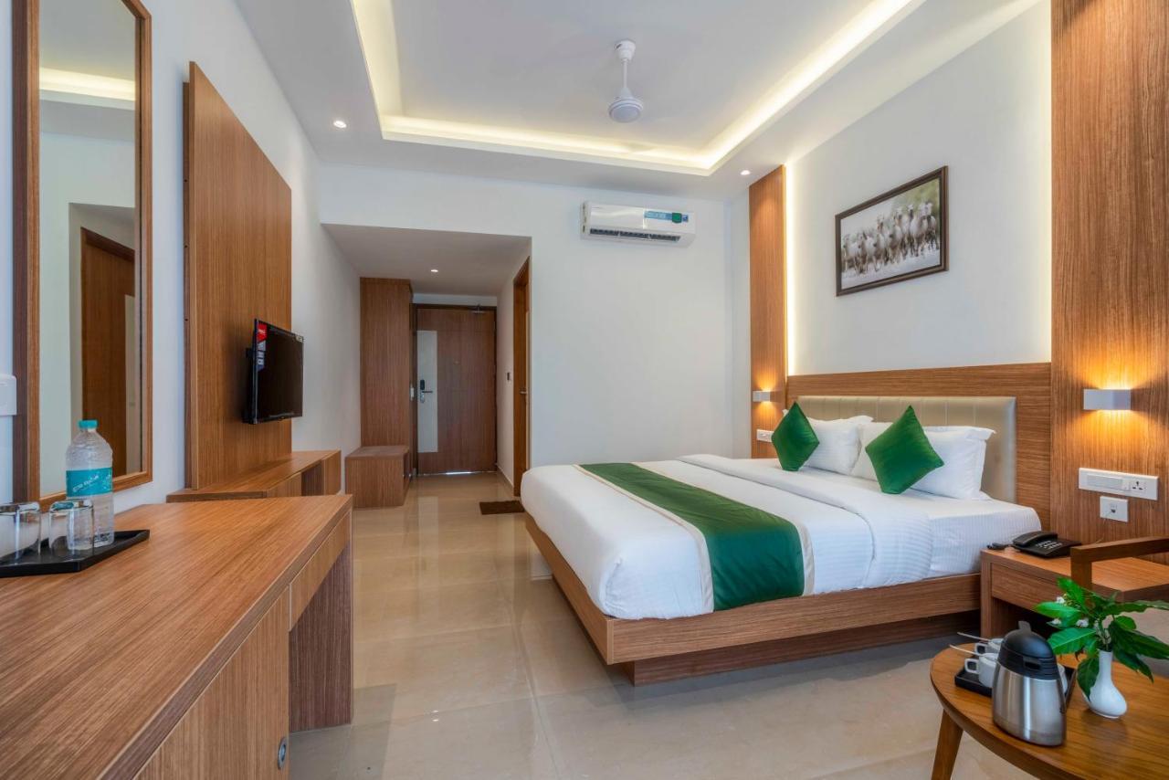 Hotel Panoramic Kochi Екстер'єр фото