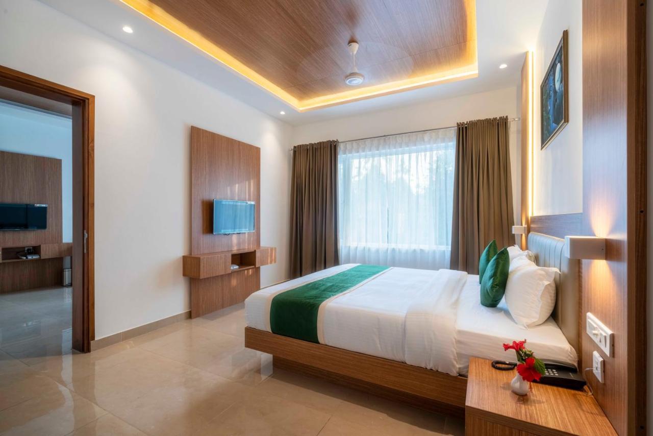 Hotel Panoramic Kochi Екстер'єр фото