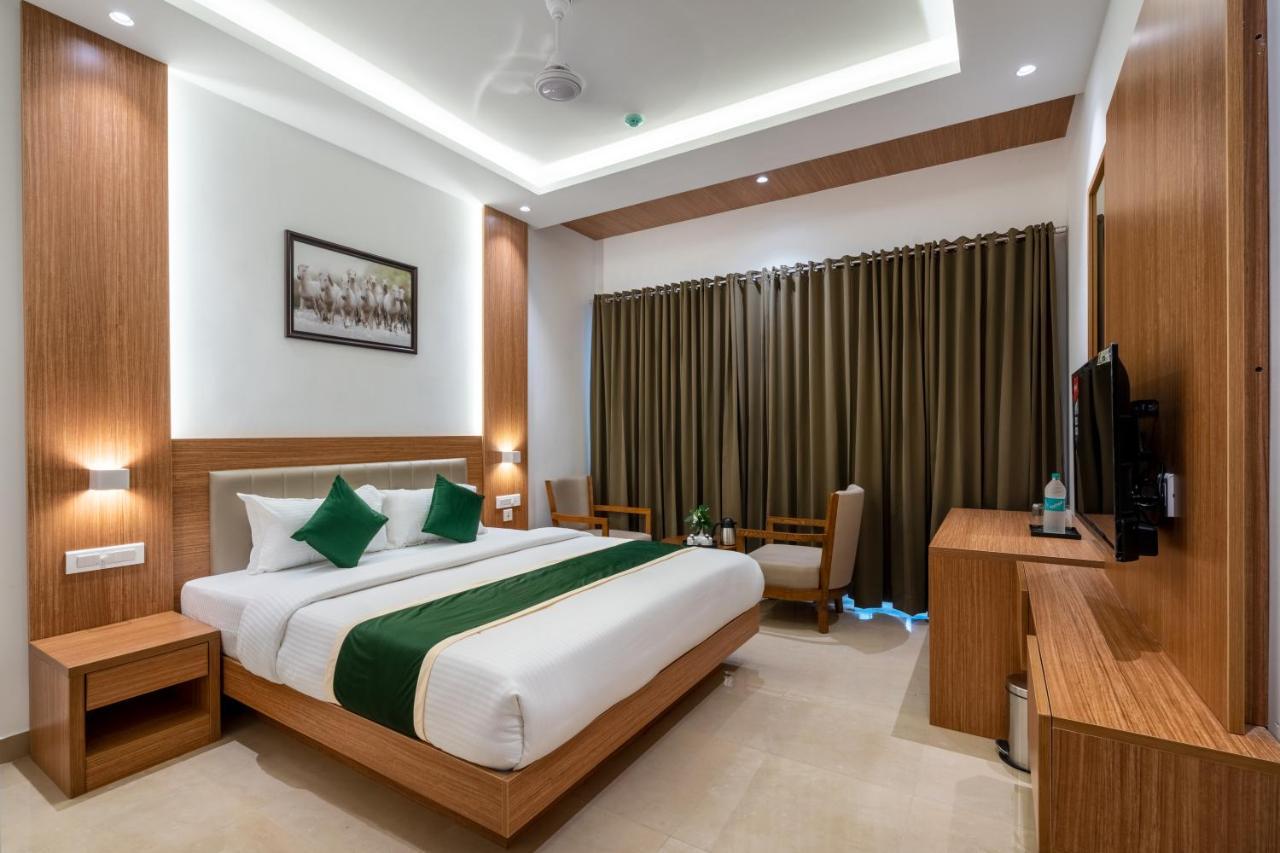 Hotel Panoramic Kochi Екстер'єр фото